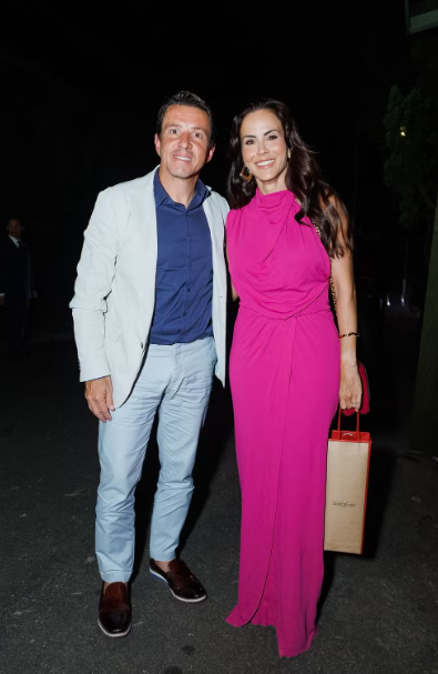 Ronaldo celebra 50 anos com ex, quatro filhos e famosos em grande festa