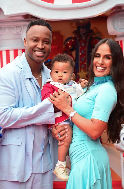 Carol Peixinho e Thiaguinho reúnem 500 convidados em festa luxuosa para o filho Bento Carol Peixinho e Thiaguinho reúnem 500 convidados em festa luxuosa para o filho Bento