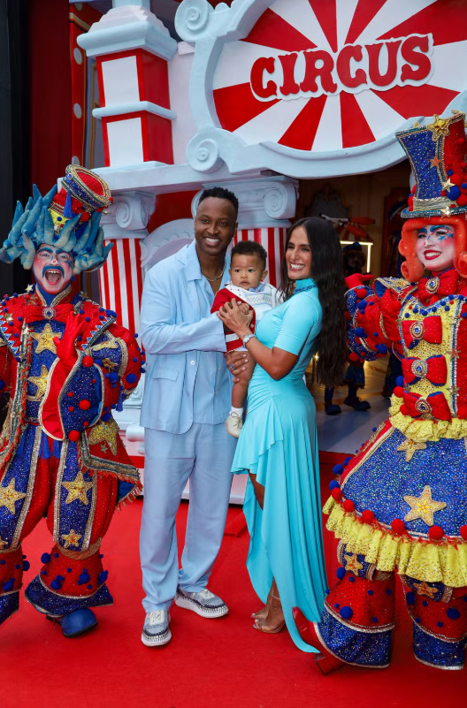 Carol Peixinho e Thiaguinho reúnem 500 convidados em festa luxuosa para o filho Bento Carol Peixinho e Thiaguinho reúnem 500 convidados em festa luxuosa para o filho Bento