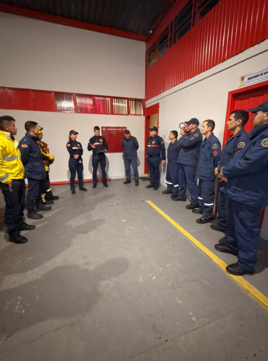 Corpo de Bombeiros detalha reforço nas buscas por helicóptero com Rick