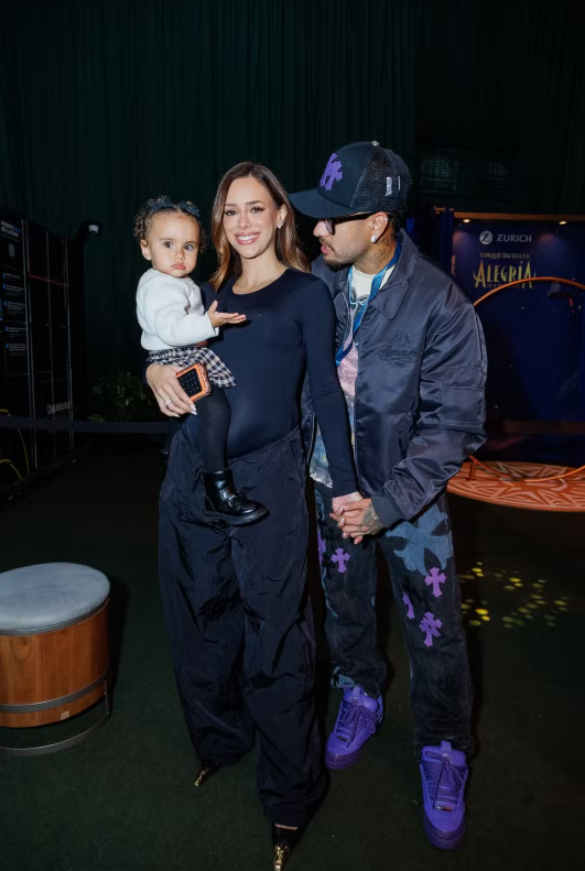 Neymar vai ao circo com Biancardi e filhas usando look de R$ 345 mil Neymar vai ao circo com Biancardi e filhas usando look de R$ 345 mil