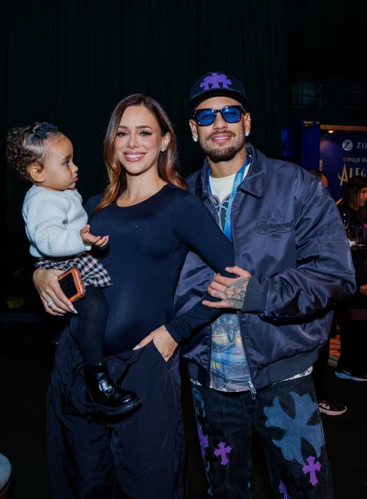 Neymar vai ao circo com Biancardi e filhas usando look de R$ 345 mil Neymar vai ao circo com Biancardi e filhas usando look de R$ 345 mil