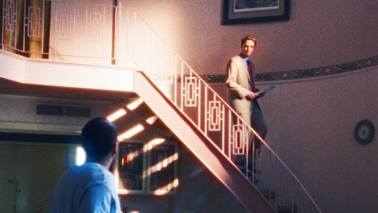 A24 lança novo trailer de Primetime com Robert Pattinson como Chris Hansen