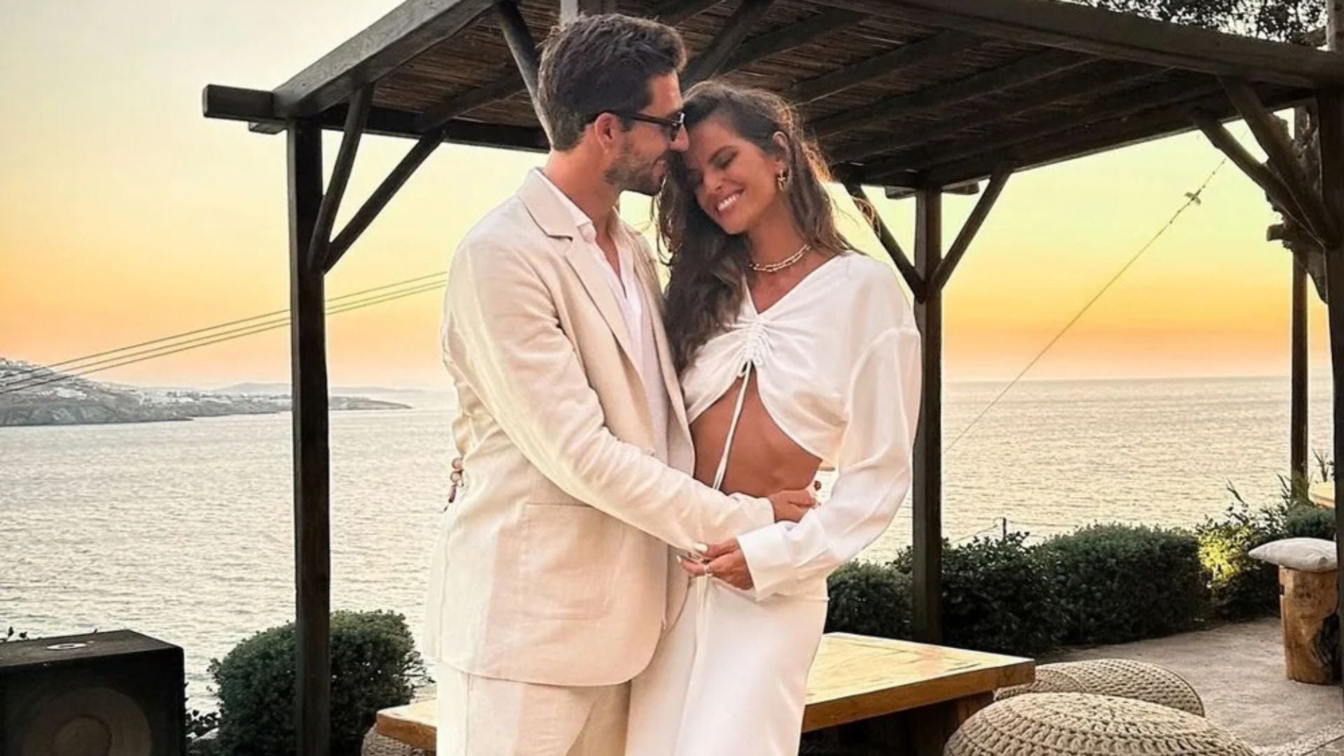 Izabel Goulart e Kevin Trapp chegam juntos no desfile da Dior na Semana de Moda de Paris