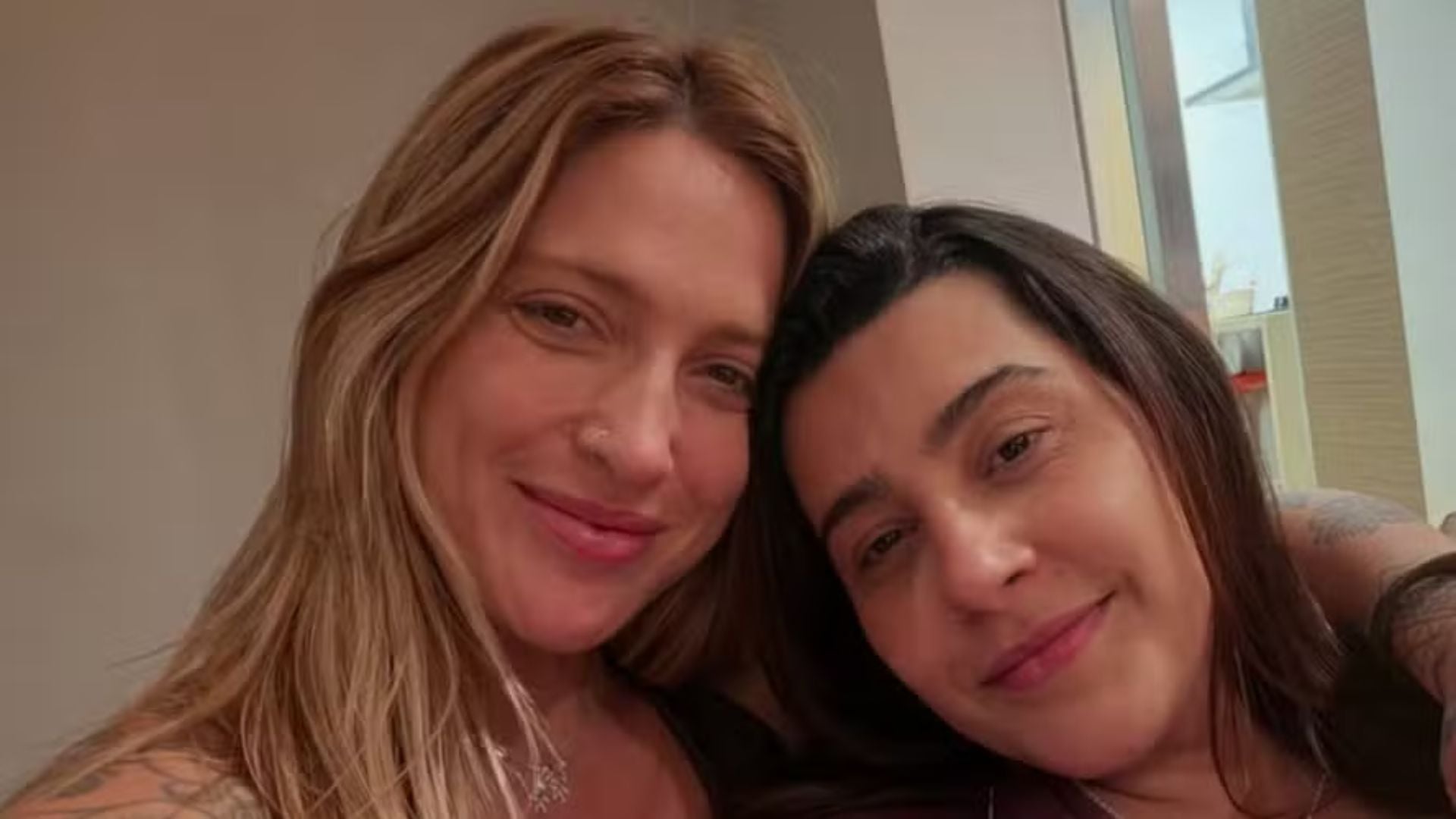 Tati Dias e Lauana Prado não deixam barato, debocham de boatos sobre término e divertem a web com ‘troca de farpas’ inusitada