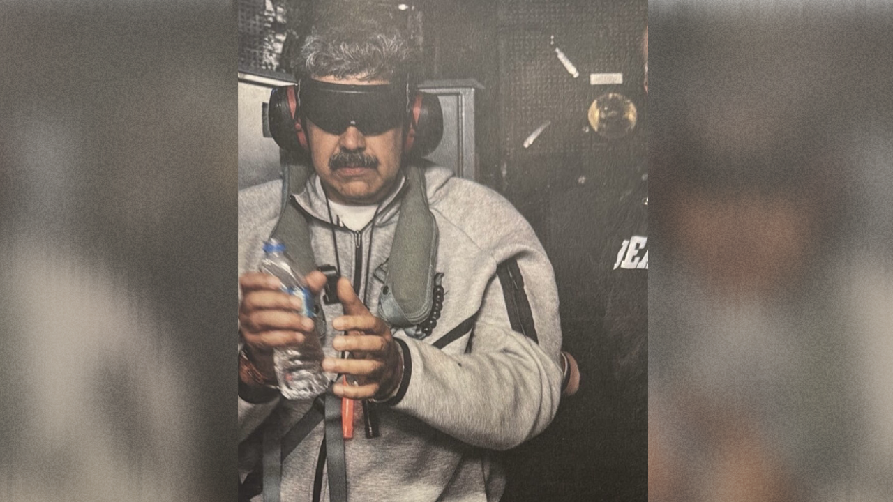 Nicolás Maduro a bordo do USS Iwo Jima