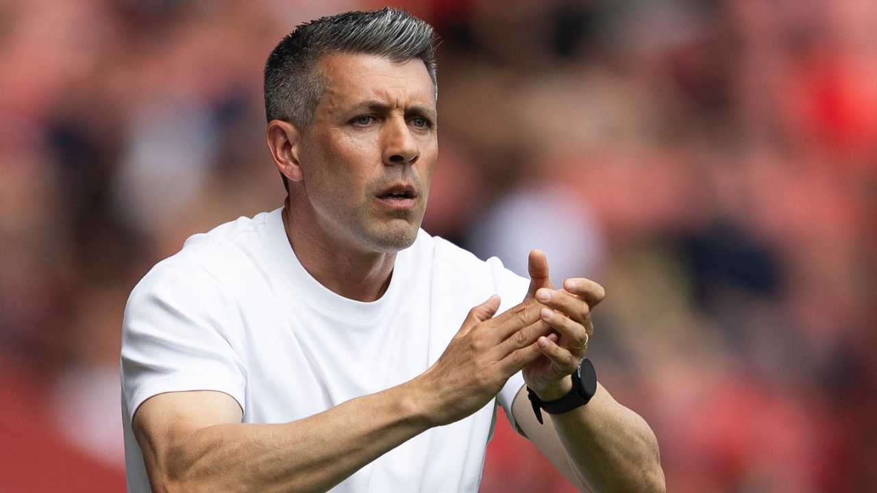 Internacional demite técnico Paulo Pezzolano