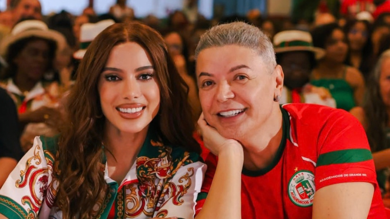 Rainha da Grande Rio, Anitta participa de festa da escola após coroação