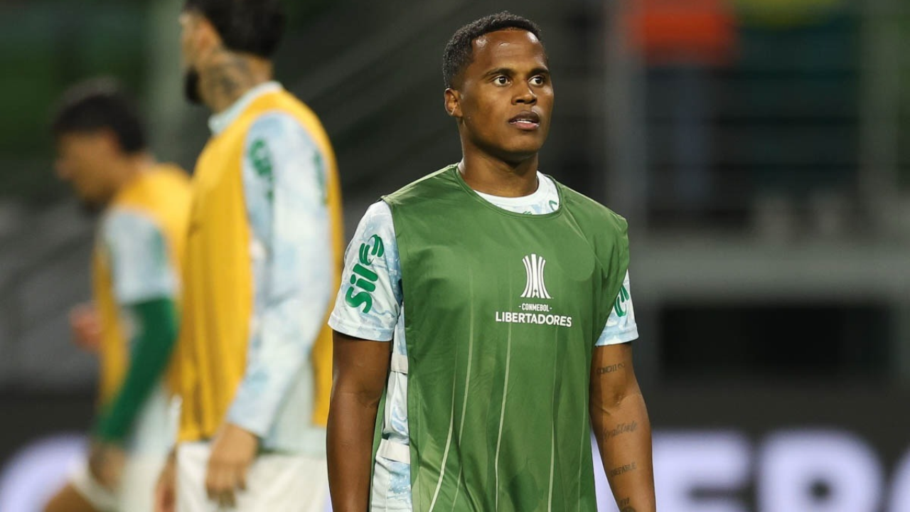 Palmeiras melhora desempenho, mas deixa vantagem curta contra LDU