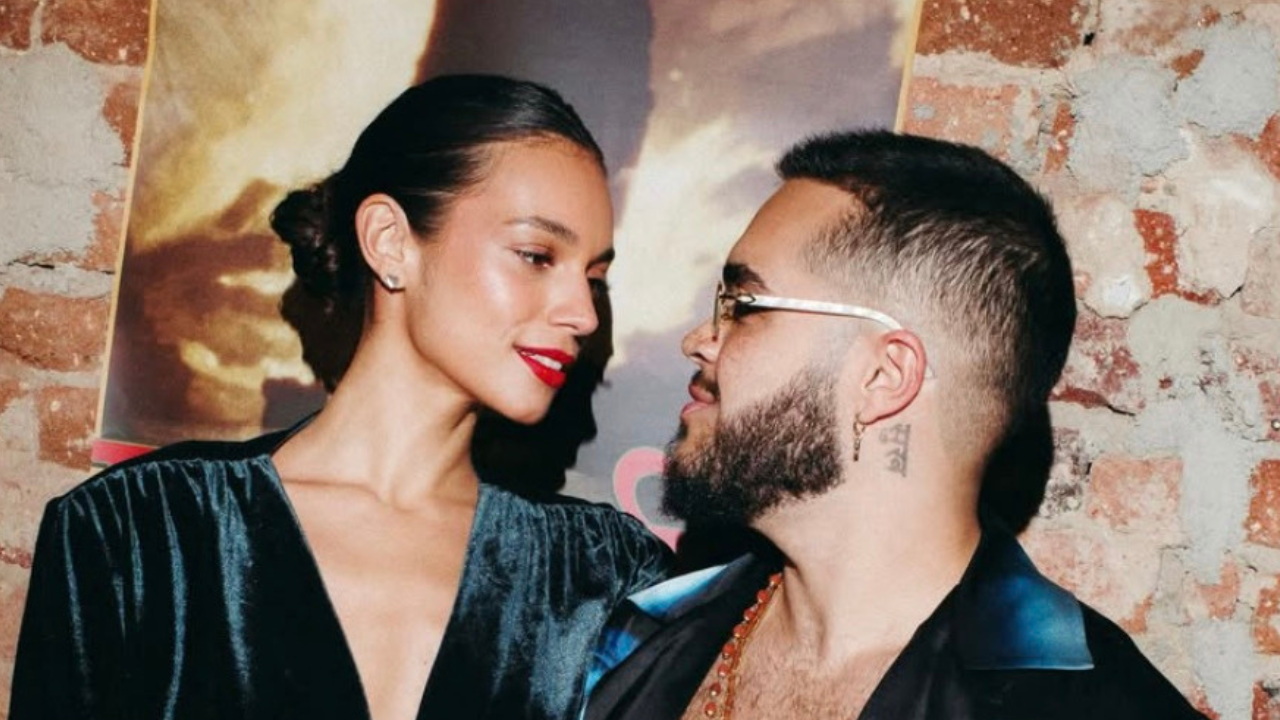 Alane Dias exibe registros de praia e romance com Francisco Gil
