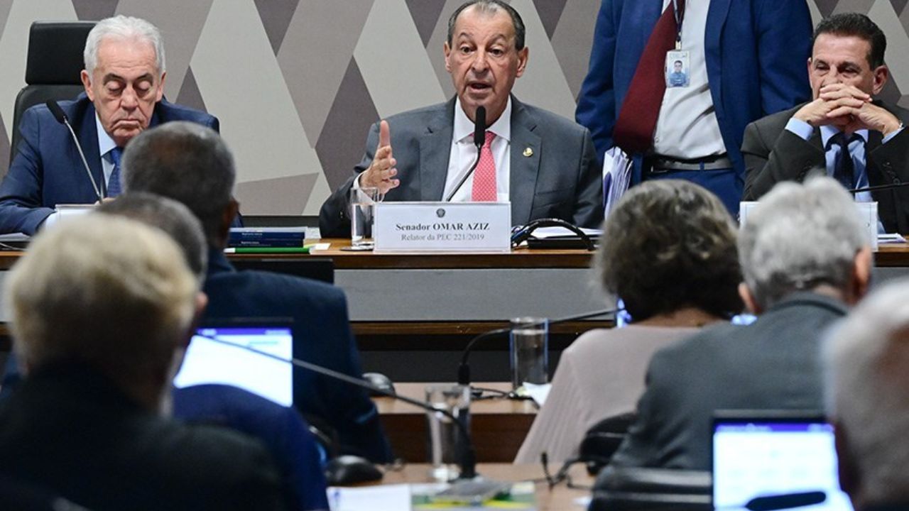 Senado avança com proposta que acaba com escala 6×1