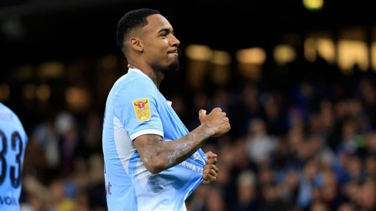 Allan, ex-Palmeiras, marca gol e assistência em sua estreia pelo Manchester City