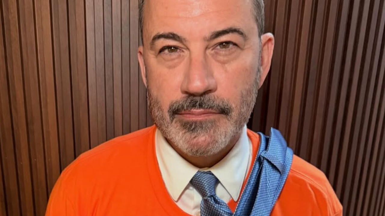 Jimmy Kimmel negocia extensão de contrato com a ABC, mas futuro do programa enfrenta restrições orçamentárias
