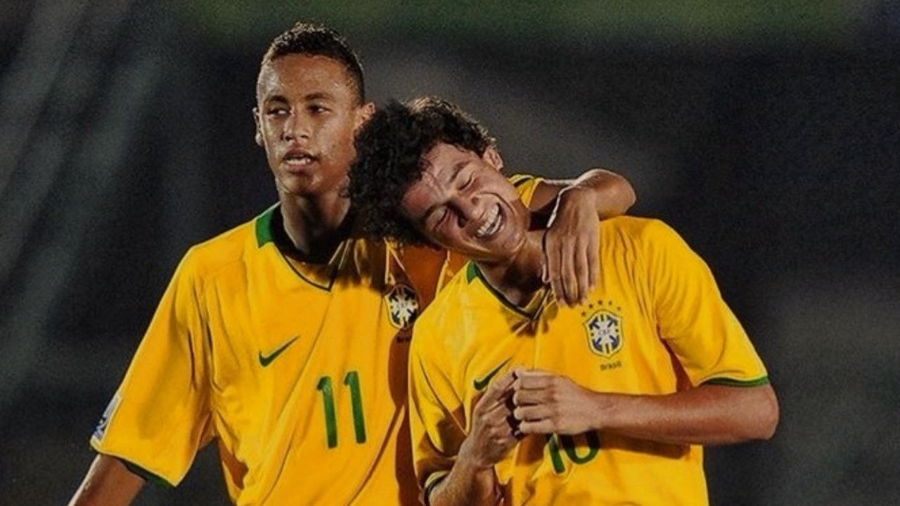 Neymar e Philippe Coutinho juntos na Copa do Mundo FIFA Sub-17 de 2009, realizada na Nigéria