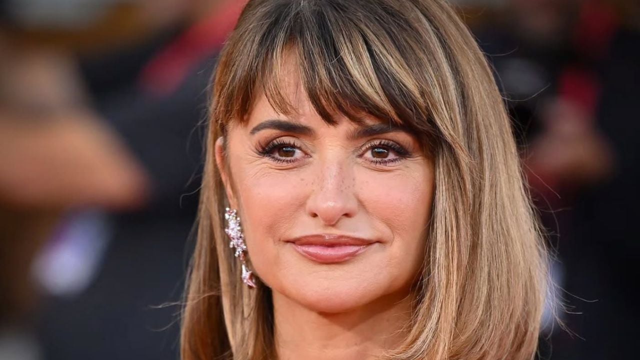 Penélope Cruz é aplaudida por 15 minutos no Festival de Veneza e se emociona
