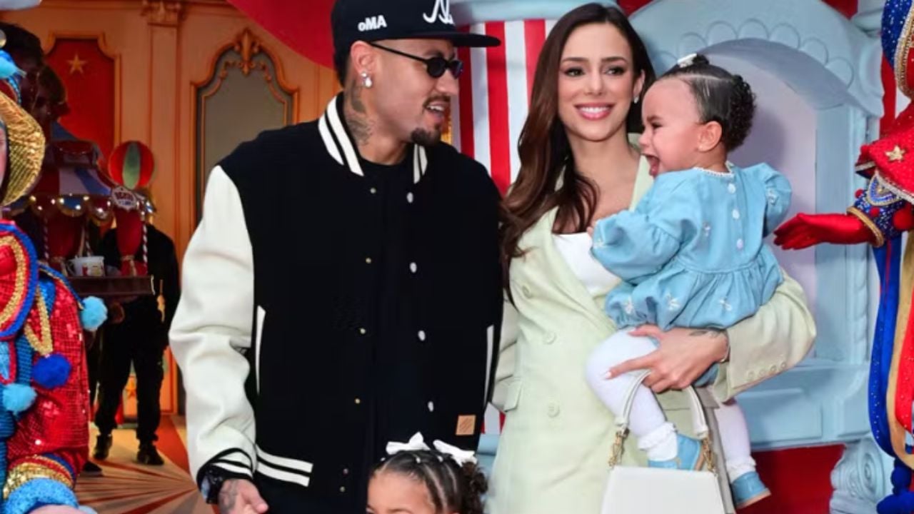 Neymar e Bruna Biancardi fazem aparição em família na festa do filho de Thiaguinho