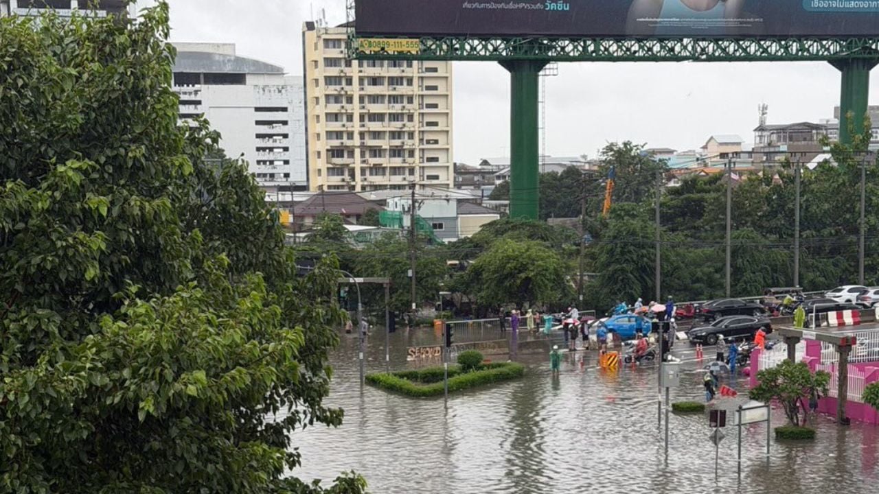 Fortes chuvas alagam Bangkok e deixam mais de 84 mil pessoas afetadas na Tailândia