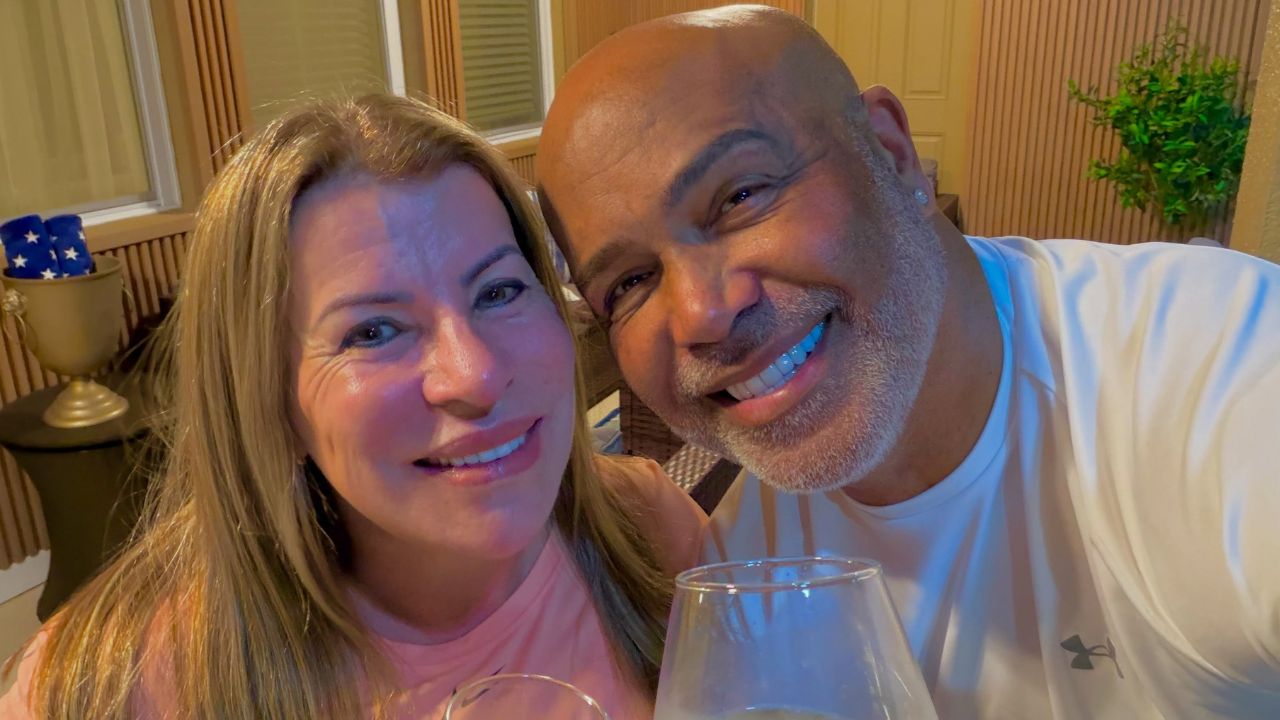 Após desaparecimento de Rick, esposa do cantor demonstra esperança em publicação