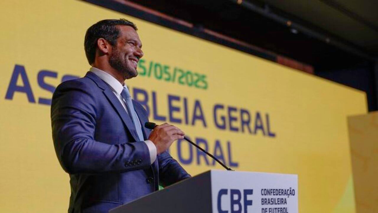 Presidente da CBF, Samir Xaud, em reunião da entidade