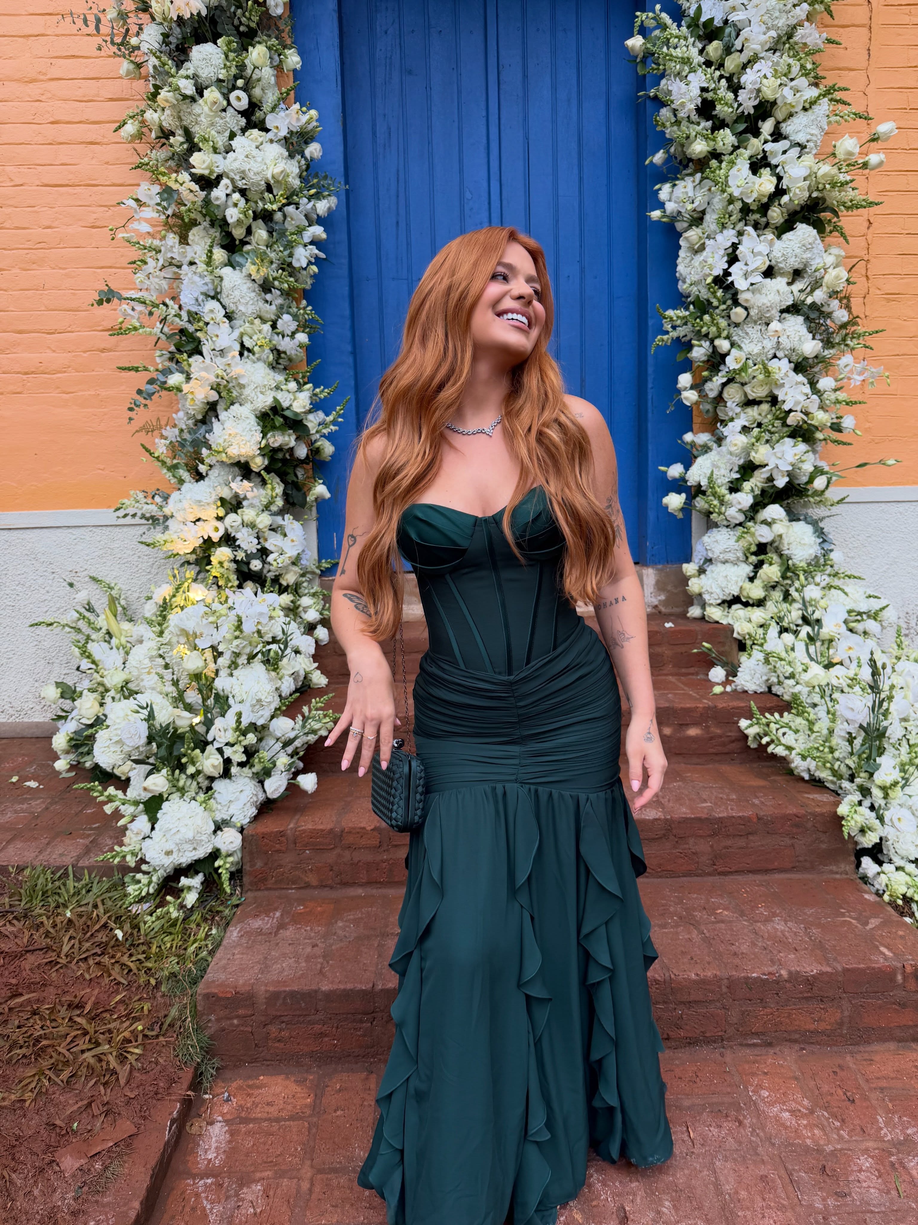Viih Tube brilha em verde-esmeralda no casamento religioso de Ana Hickmann e Edu Guedes em São Paulo