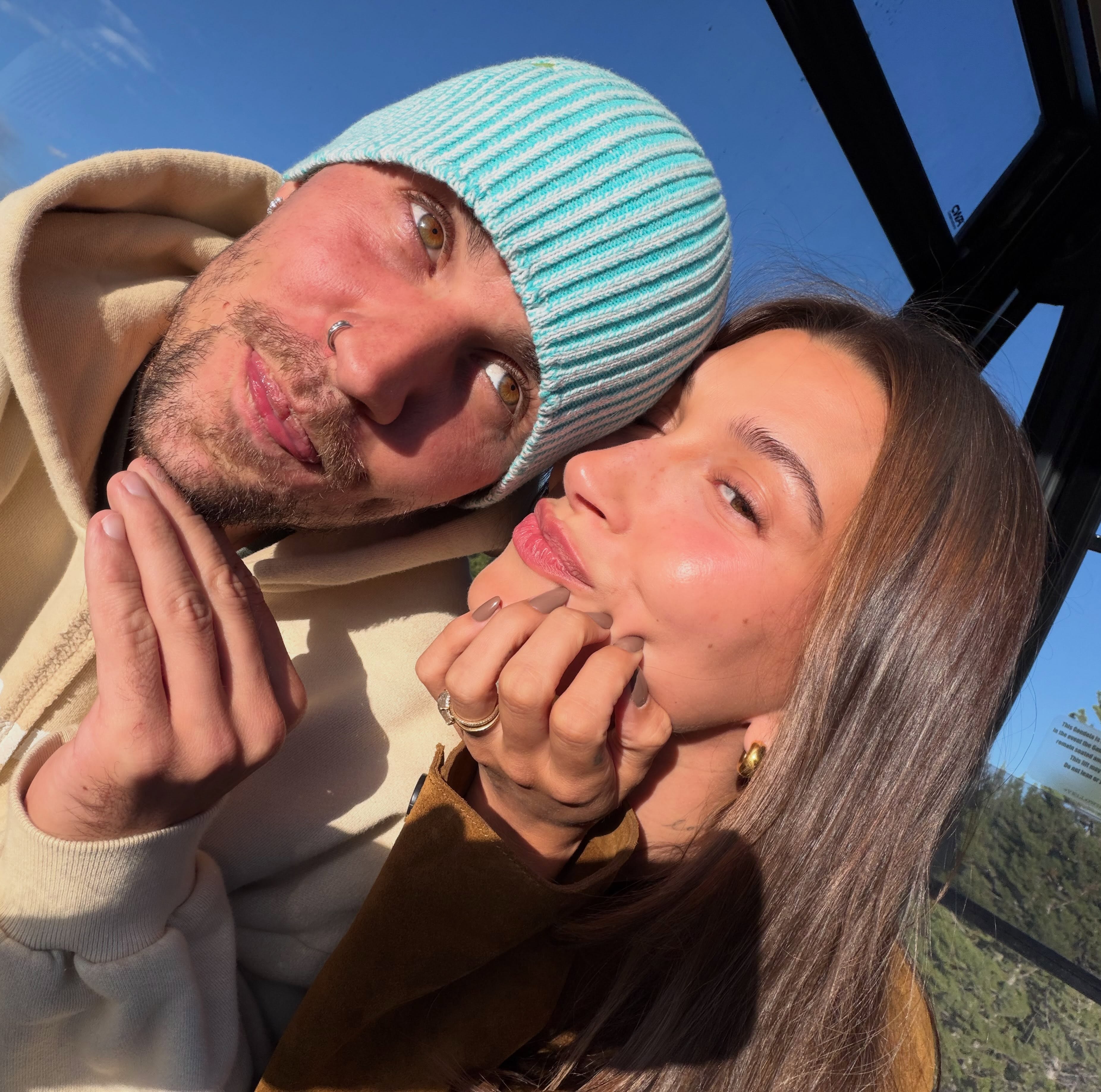 Justin Bieber comemora 8 anos de casamento com Hailey e faz declaração de amor