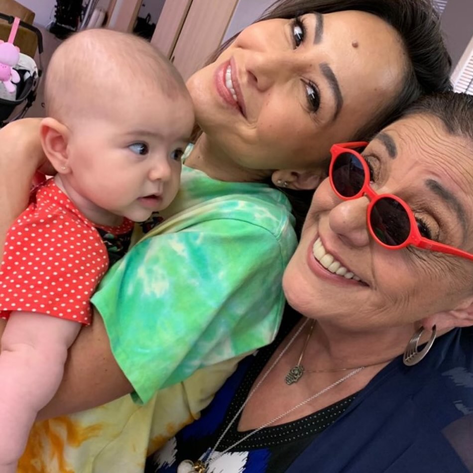 Ex-sogra de Sabrina Sato, Leda Nagle resgata foto com a apresentadora e a neta Zoe
