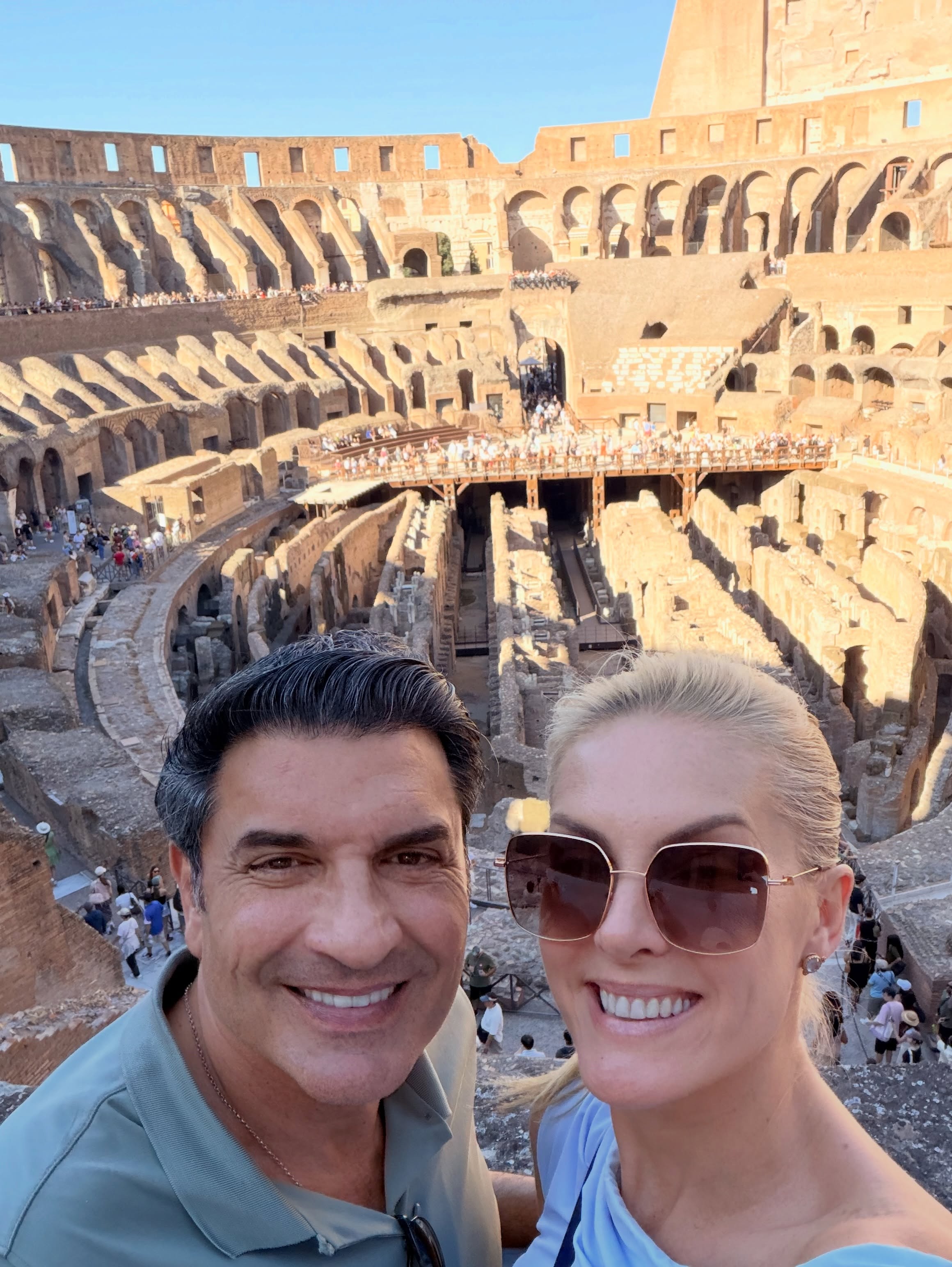 Ana Hickmann mostra álbum da lua de mel com Edu Guedes durante viagem pela Itália