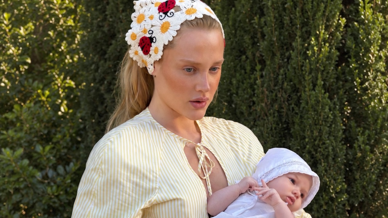 Look de passarela da Moschino ganha versão infantil com filha de Malu Borges