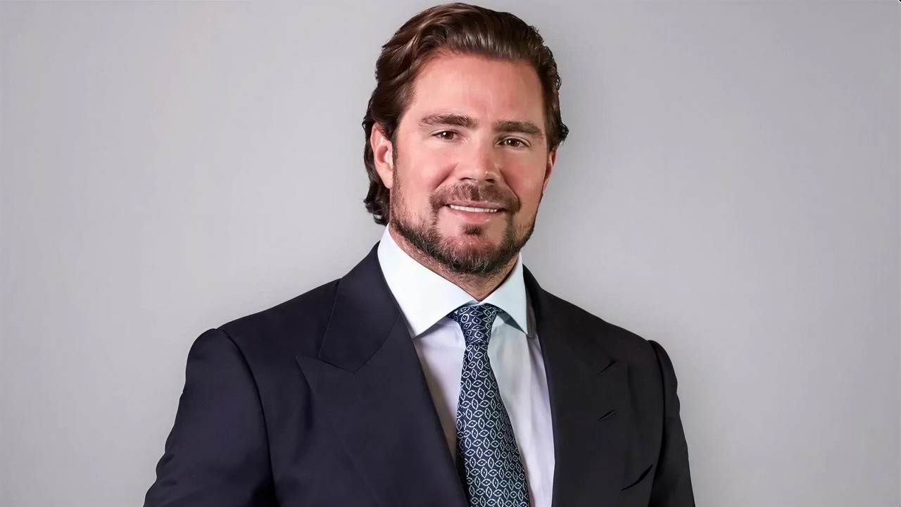 Daniel Vorcaro numa campanha do Banco Master