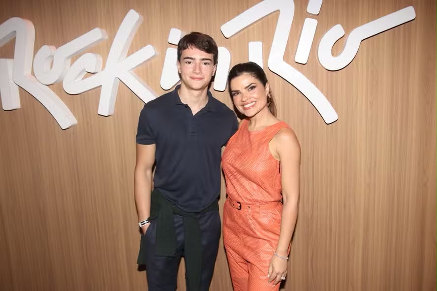 Vanessa Giácomo aparece com filho no Rock in Rio em rara aparição
