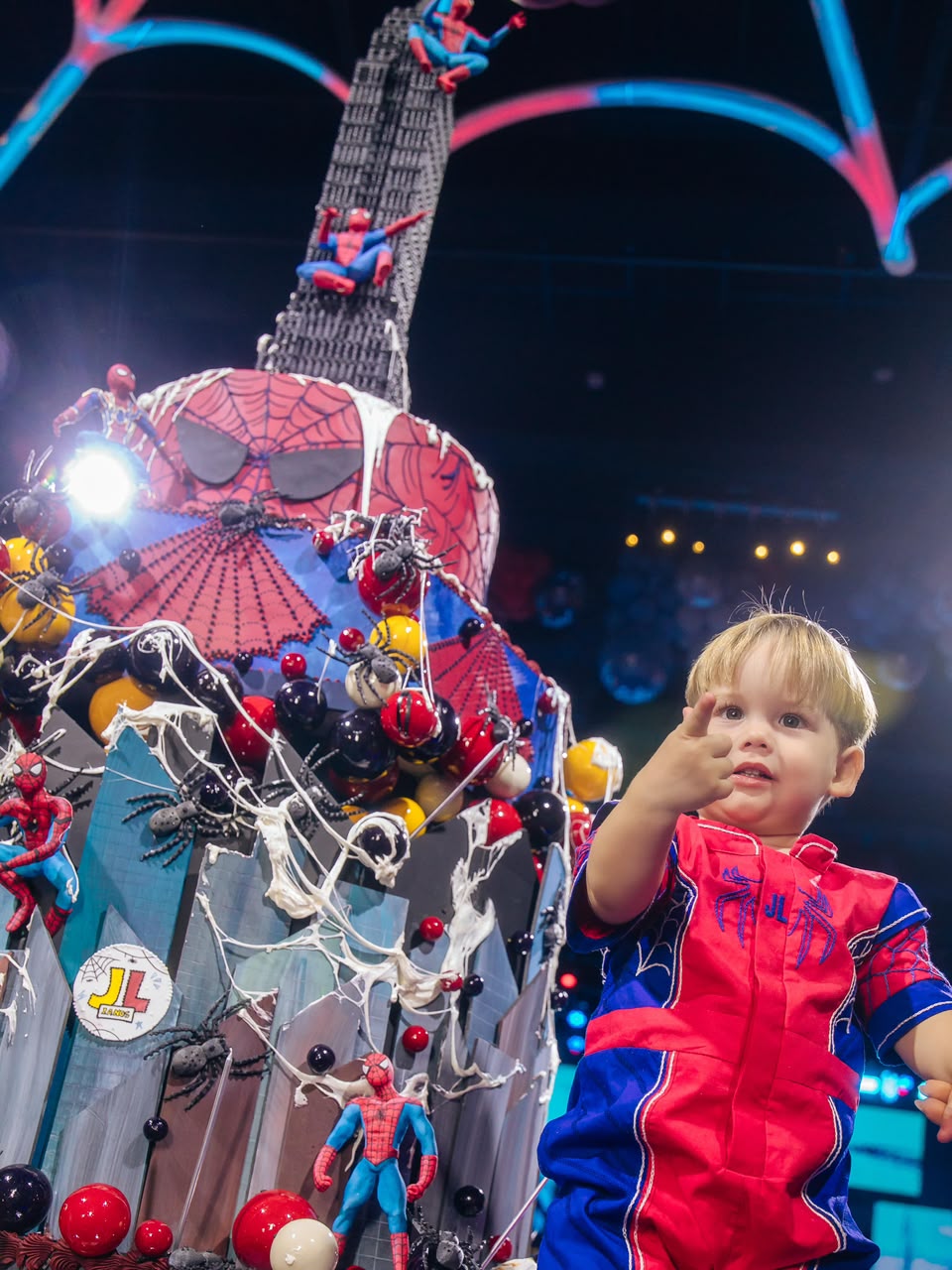 Zé Felipe e Virginia Fonseca se reúnem para festa de 2 anos do filho