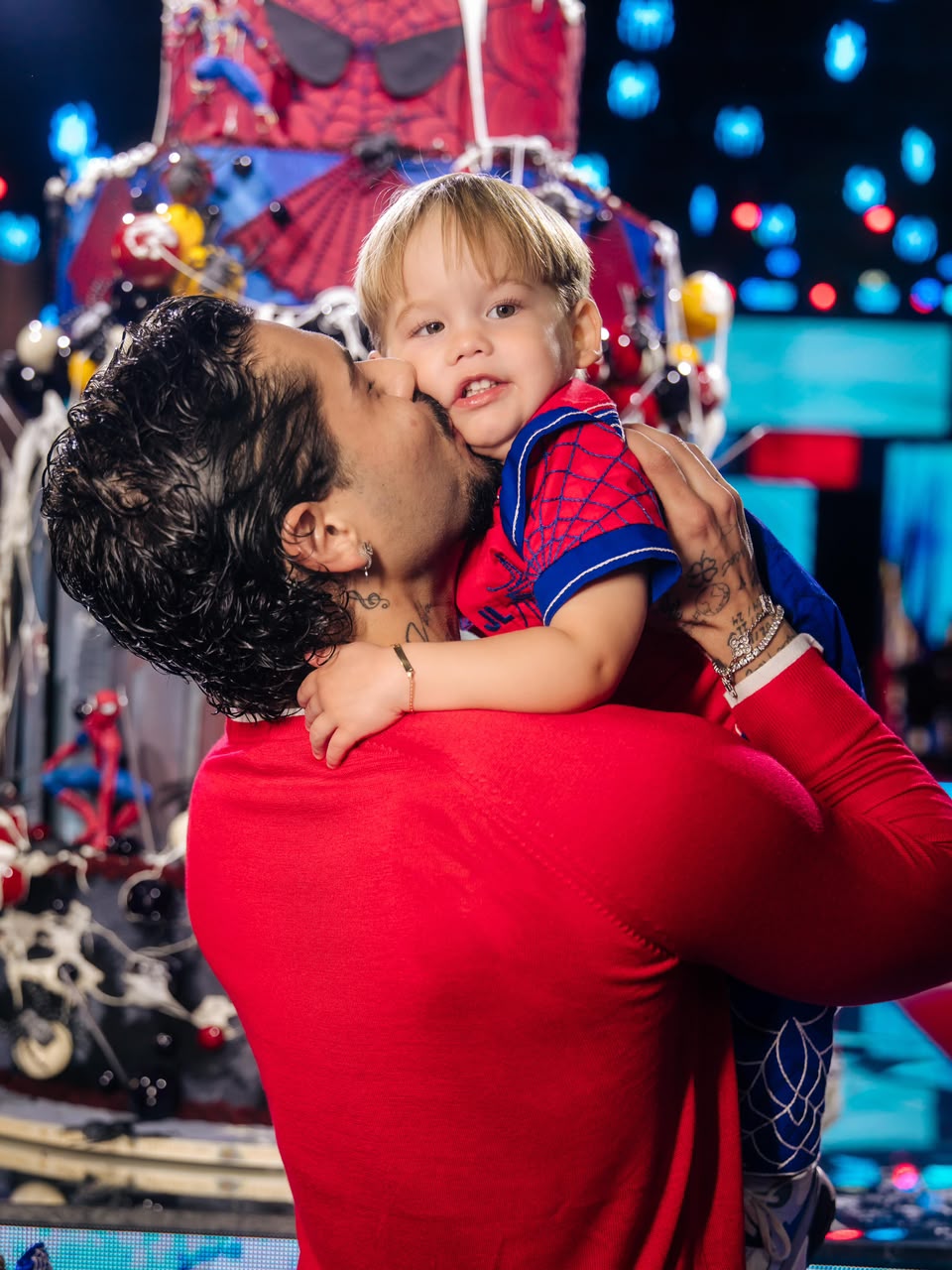Zé Felipe e Virginia Fonseca se reúnem para festa de 2 anos do filho