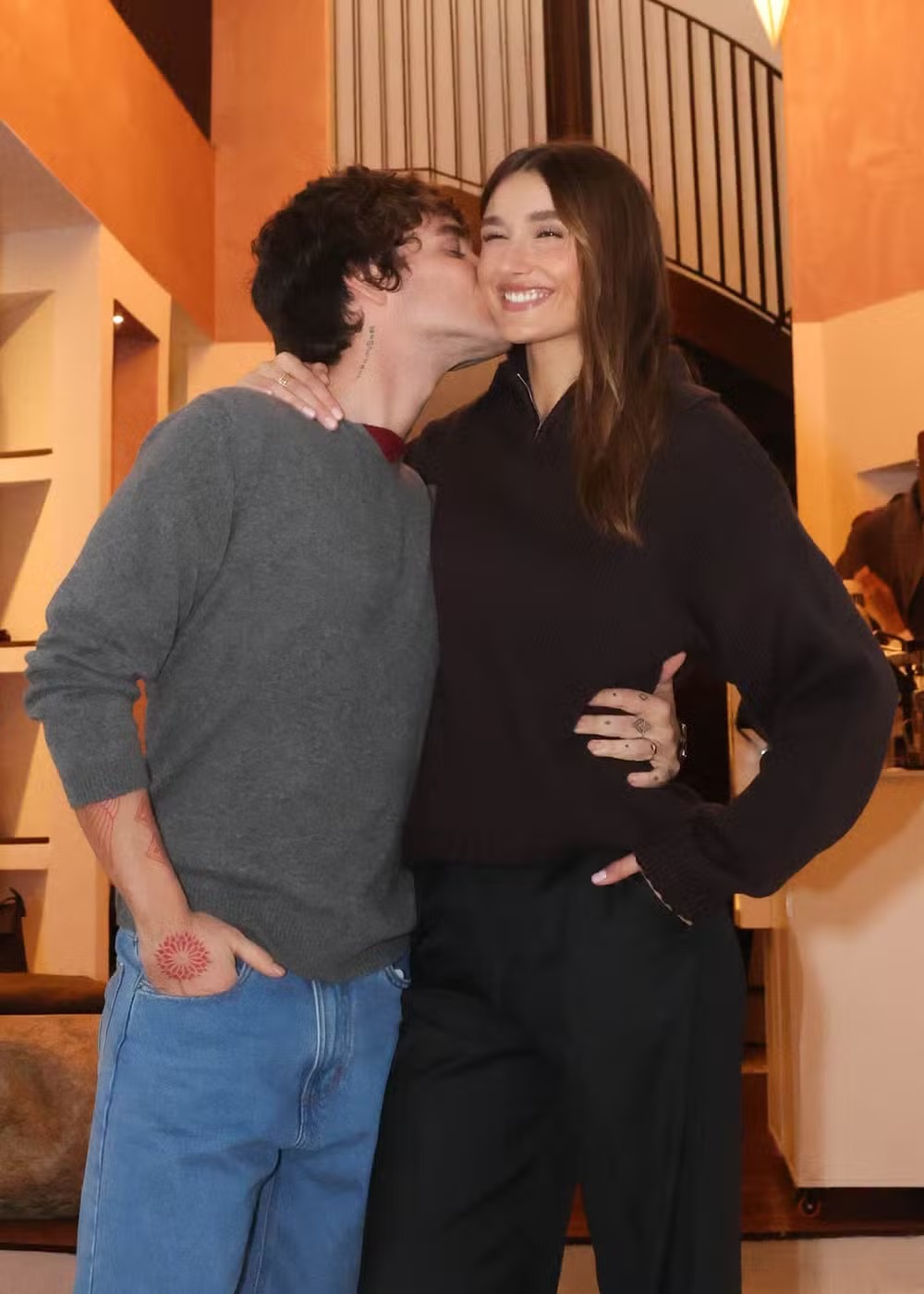 Sasha Meneghel inaugura nova loja em São Paulo ao lado do pai e do marido
