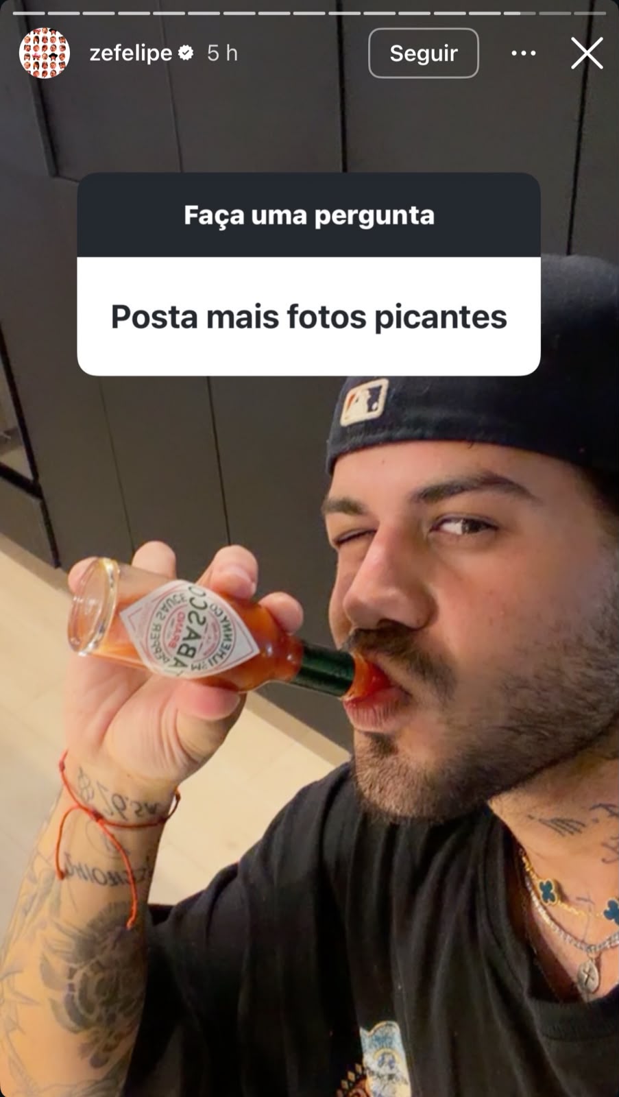 Zé Felipe revela detalhes da vida atual e surpreende ao atender pedido de “foto picante”