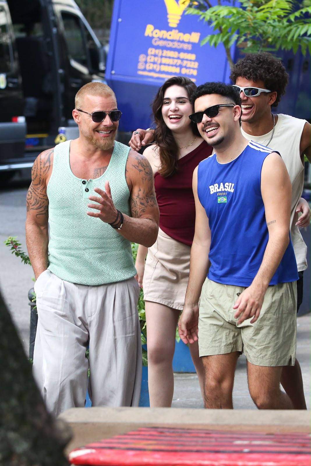 Ricky Martin e Pedro Sampaio movimentam bairro boêmio do Rio durante gravação de clipe; veja fotos