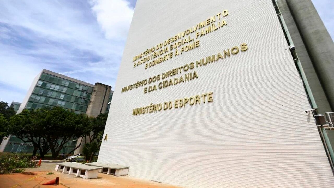 Clubes são convidados para encontro com ministros sobre o fim das bets