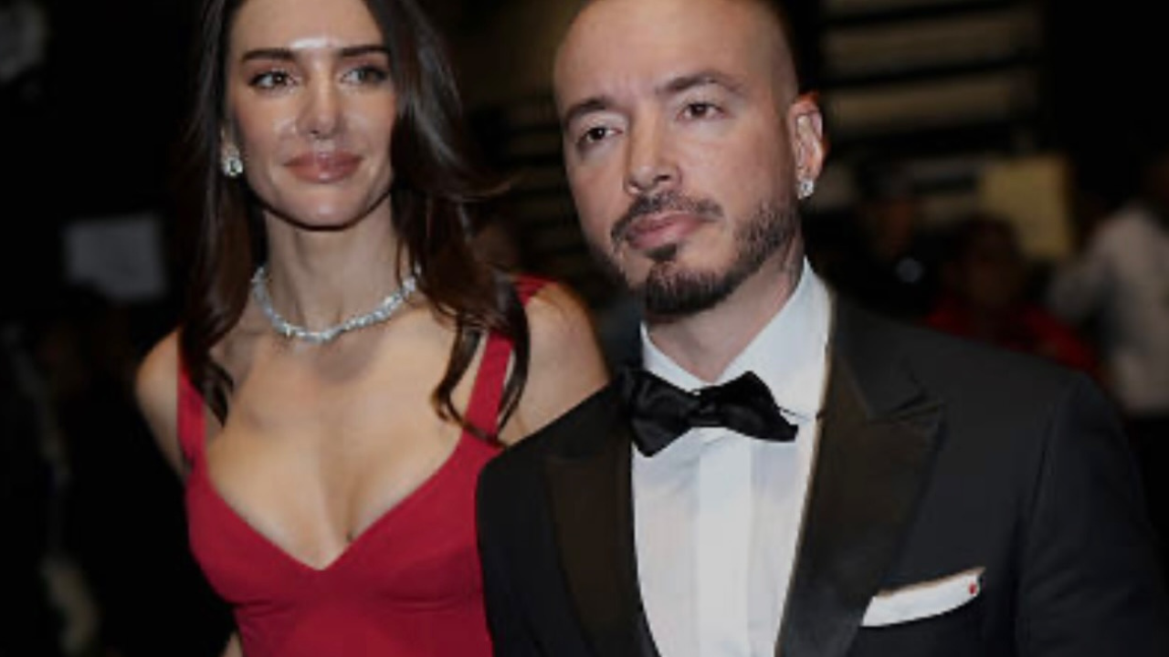 J Balvin tem comentários polêmicos em posts da ex resgatados após término: “Tem alguma foto com roupa?”