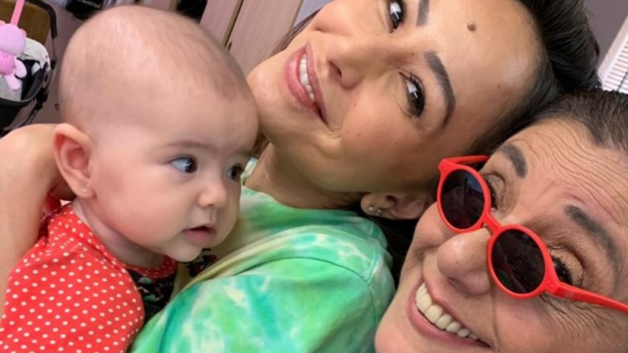 Ex-sogra de Sabrina Sato, Leda Nagle resgata foto com a apresentadora e a neta Zoe