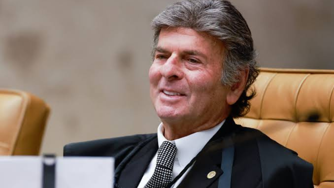 Após impedimento de Moraes, Fux assume relatoria de ação sobre visitas de Viviane e Vorcaro ao Senado