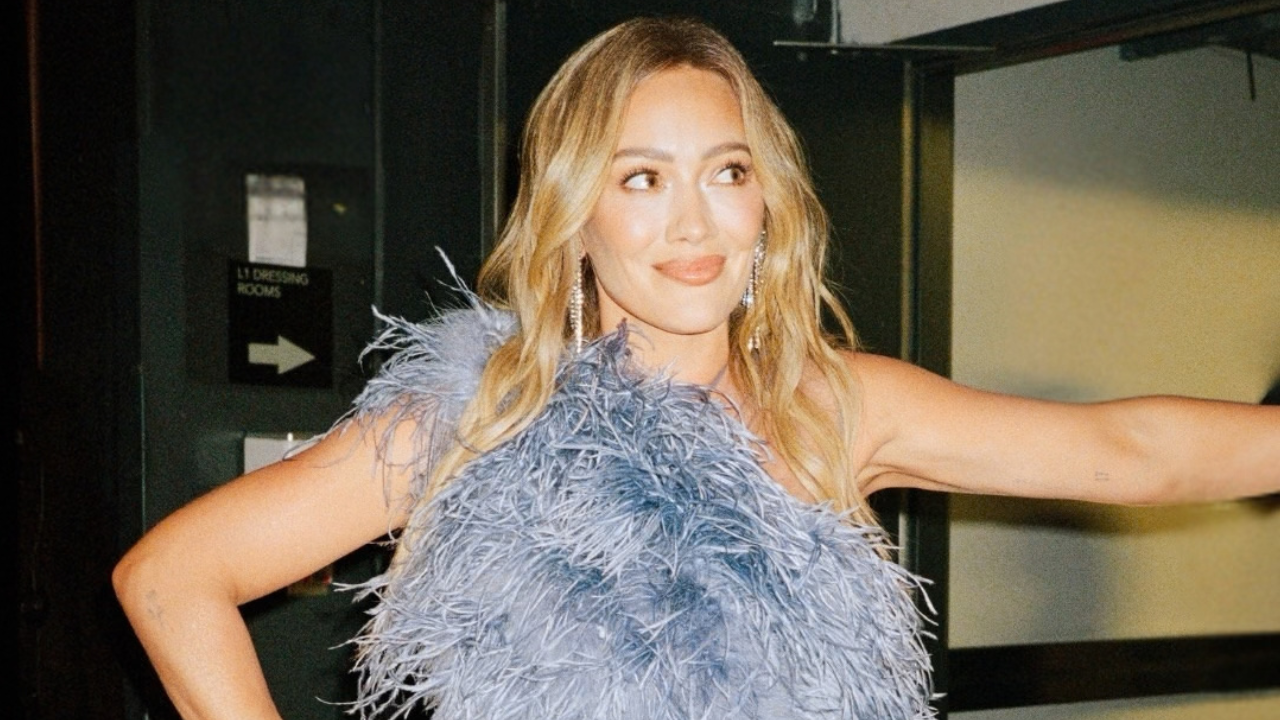 Hilary Duff anuncia volta ao Brasil em 2027 e agita fãs: “Estou prontíssima”