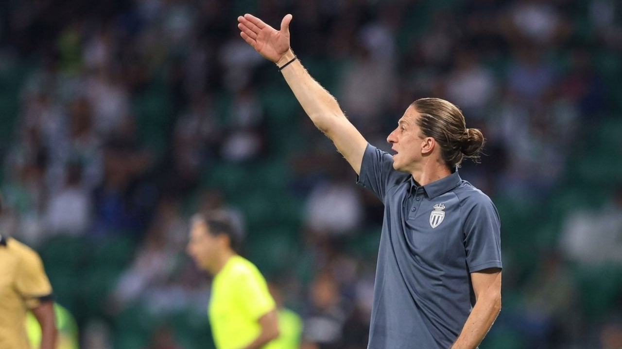 Filipe Luís busca manter 100% de aproveitamento com o Monaco em partida contra PSG