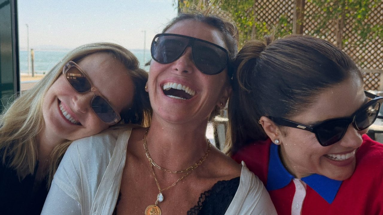 Giovanna Antonelli, Fernanda Rodrigues e Vanessa Giácomo celebram amizade em Lisboa