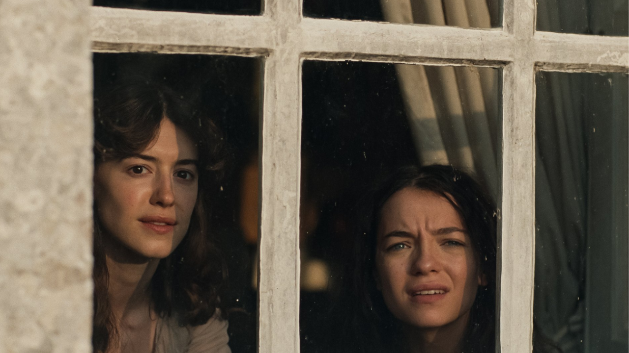 Daisy Edgar-Jones e Esmé Creed-Miles  como Elinor e Marianne Dashwood | Reprodução/Instagram/@sensesensibilityfilm