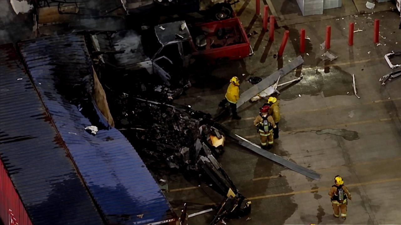 Queda de helicóptero de TV deixa três mortos em Los Angeles