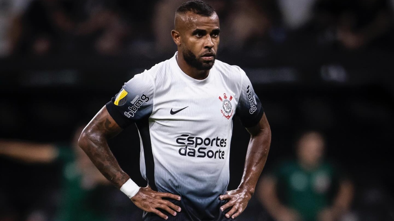 Alex Santana acredita que pode ajudar Corinthians em má fase