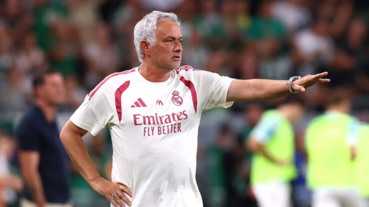 Mourinho surpreende e deixa Mendy fora da Champions pelo Real Madrid