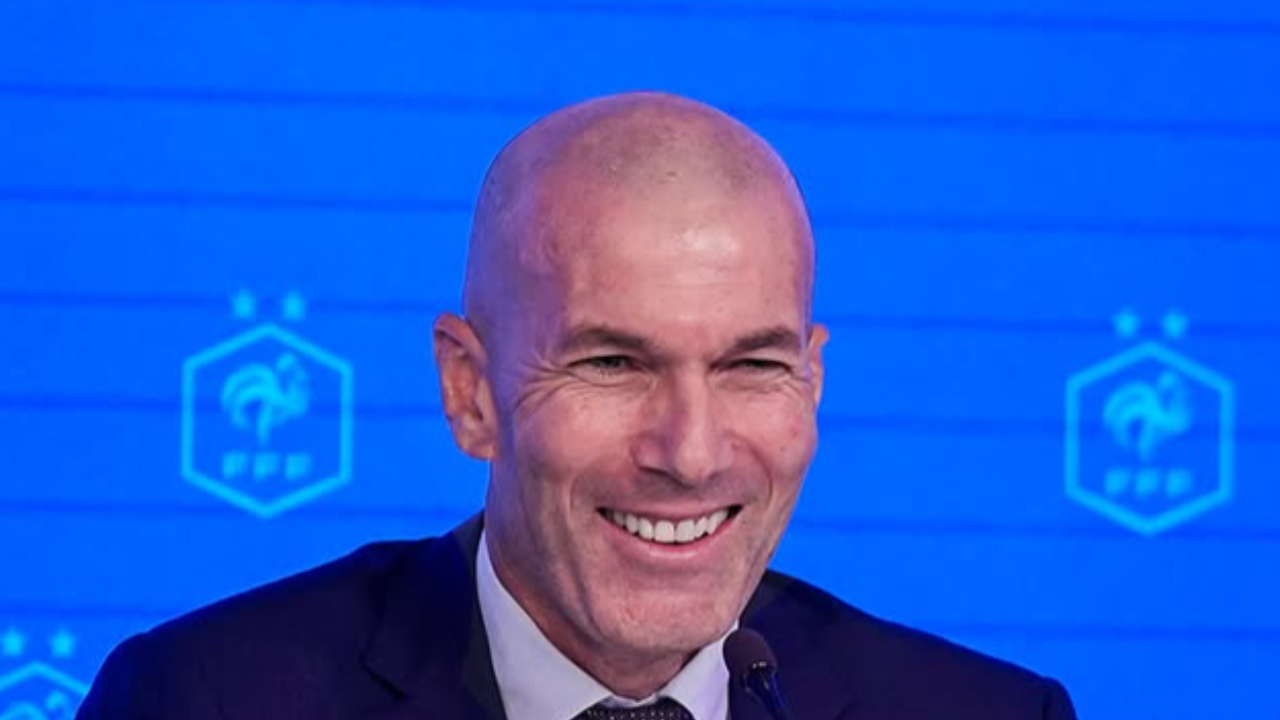 Zidane divulga primeira convocação à frente da seleção francesa