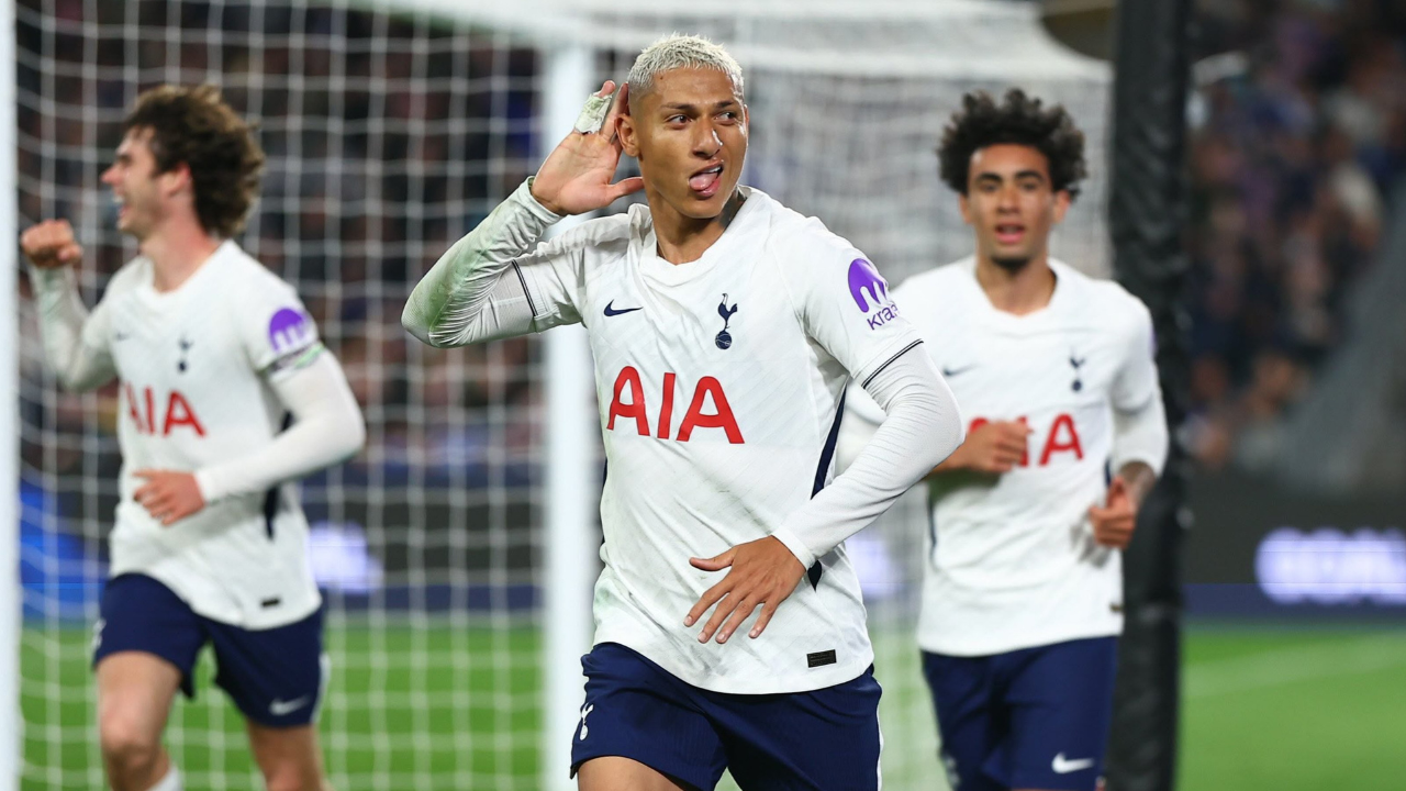 Vasco busca acordo com Richarlison e Tottenham antes do fim da janela