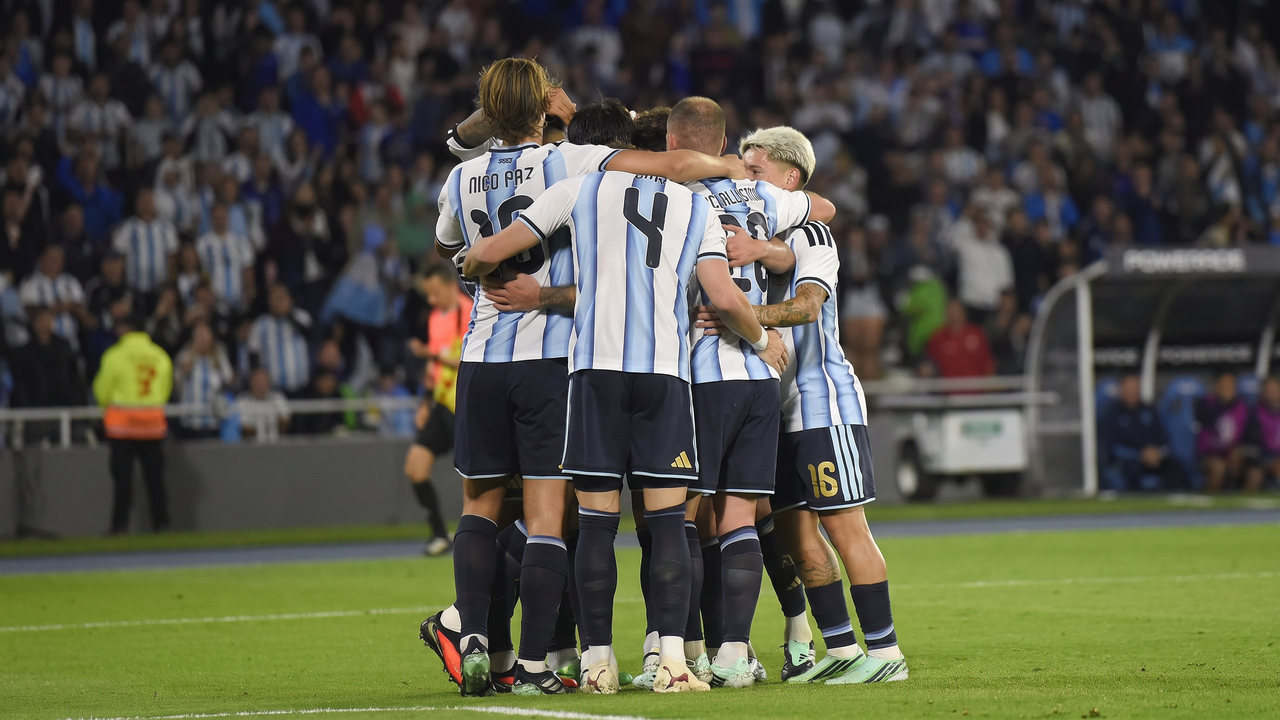 Argentina atropela a Bolívia, e dá show sem Messi