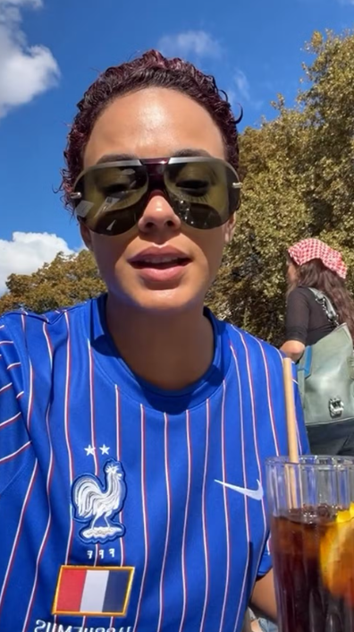 Bella Campos tenta turistar em Paris, mas enfrenta "perrengue chique"